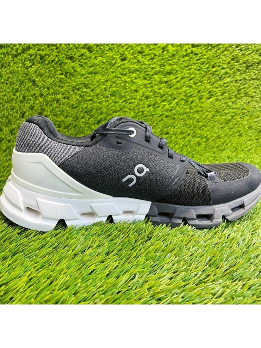 On Cloudflyer 4 Womens Size 10 Black White Athletic Running Shoes Sneakers - Picture 4 of 11